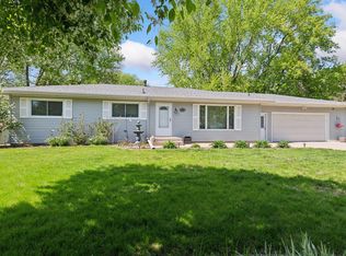 4051 Elmwood Dr, Saint Bonifacius, MN 55375