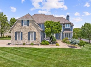 9533 Falcon Ridge Dr, Lenexa, KS 66220