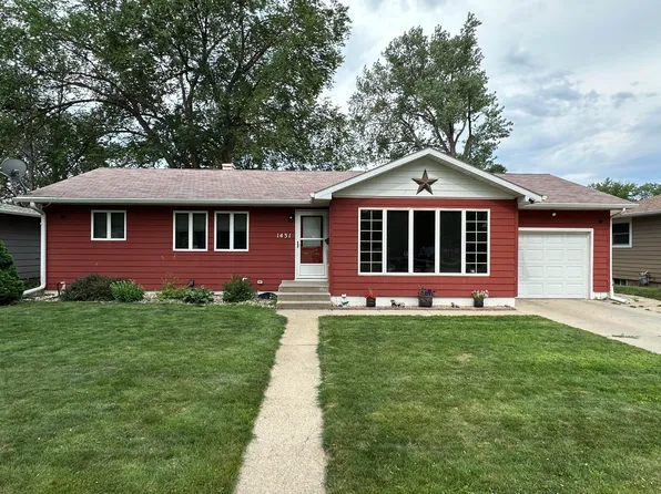 1431 Idaho Ave SE, Huron, SD 57350