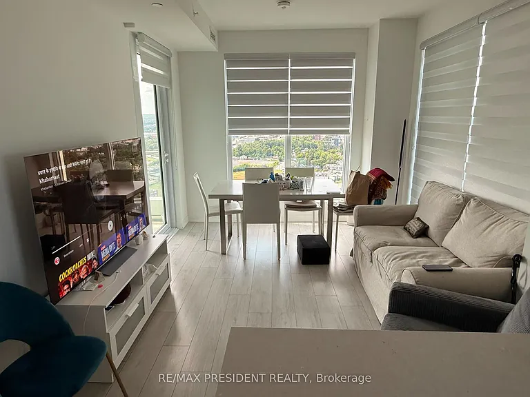 39 Mary St #2802 — Photo 3