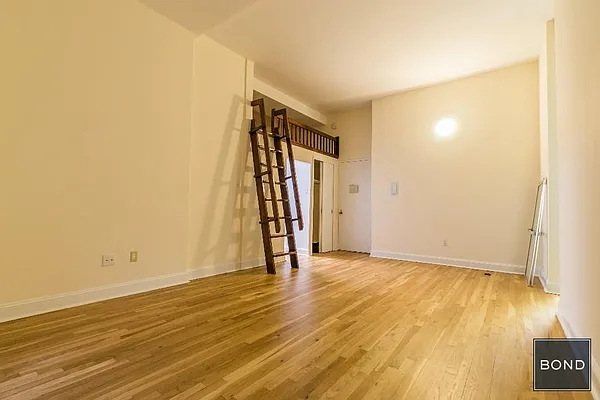 Rented by Bond New York | media 16