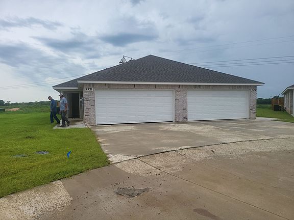 2nd image of 1513 Rosewood Dr
