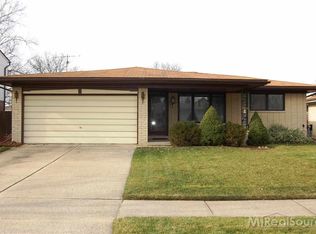 37719 Adrian Dr, Sterling Heights, MI 48310
