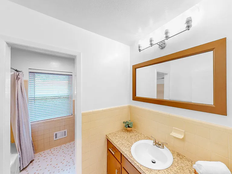 1306 Francisco Dr — Photo 17