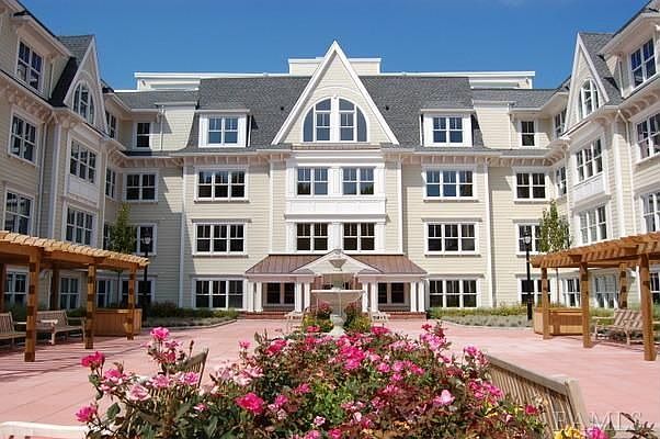 1st image of 225 Stanley Ave #102