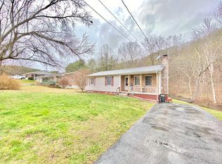 405 Parkdale Dr, Bluefield, VA 24605