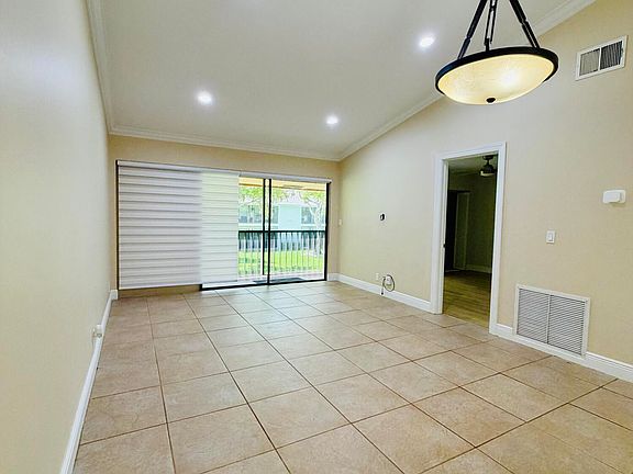 4th image of 3939 NE 5th Ave APT A206