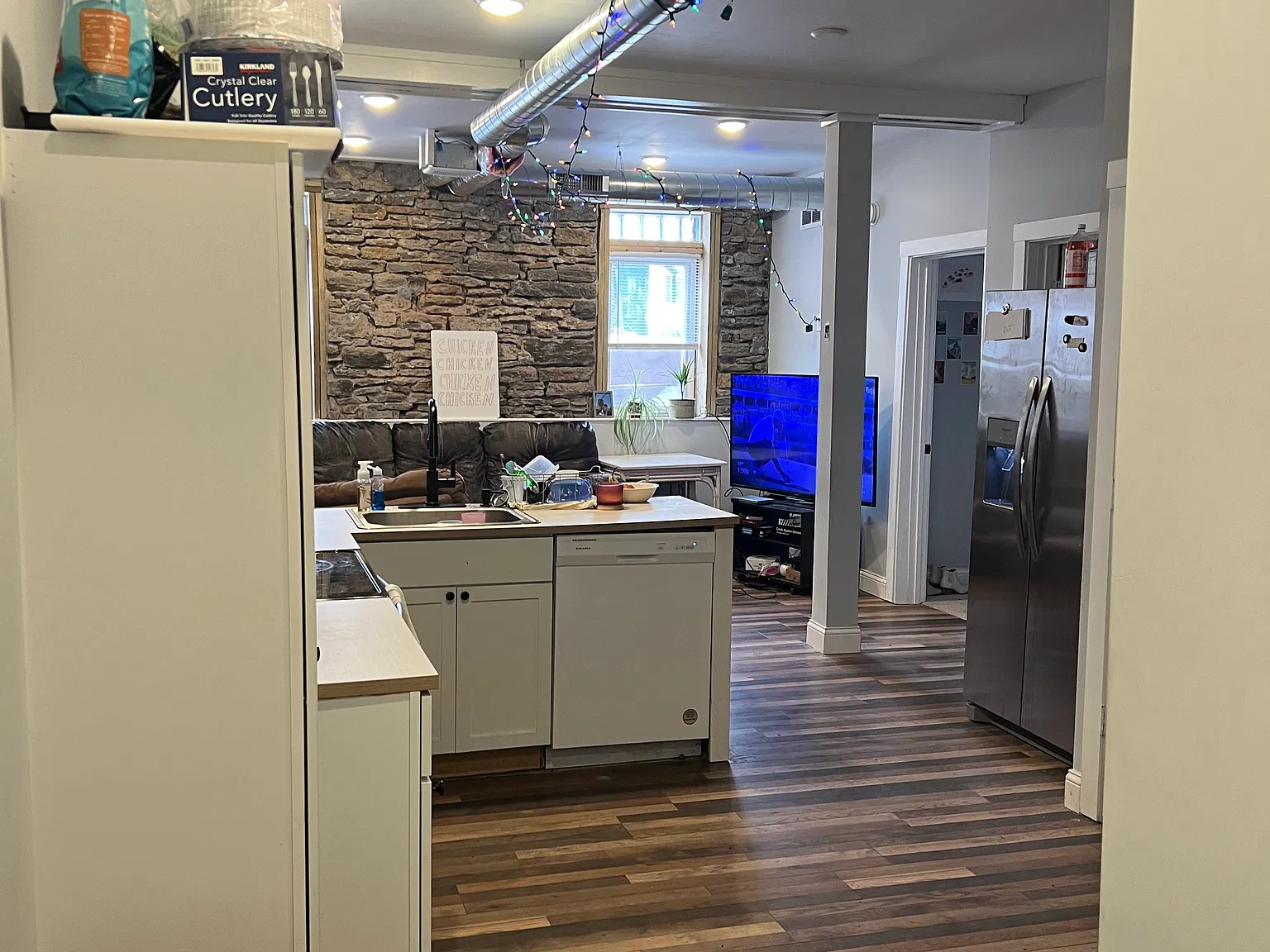 3 bed, 2500 sqft, $1,800 — Photo 4