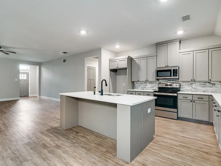 2734 Waters Edge — Photo 9