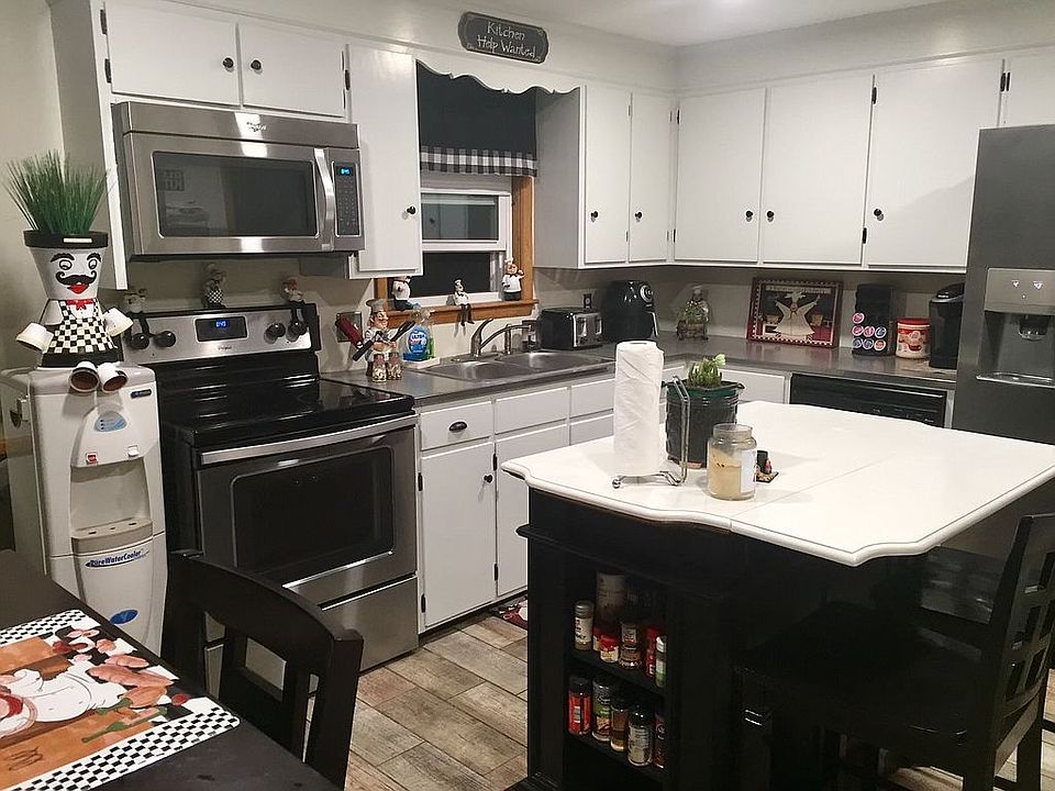 2nd image of 29 Bucklin St