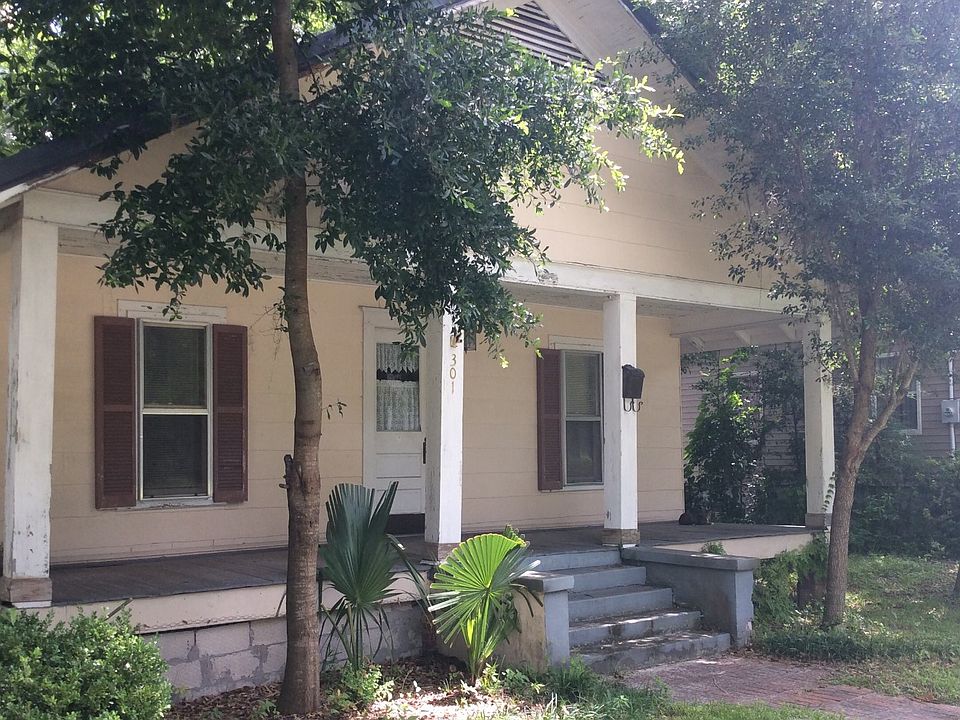 1st image of 301 Helvenston St SE