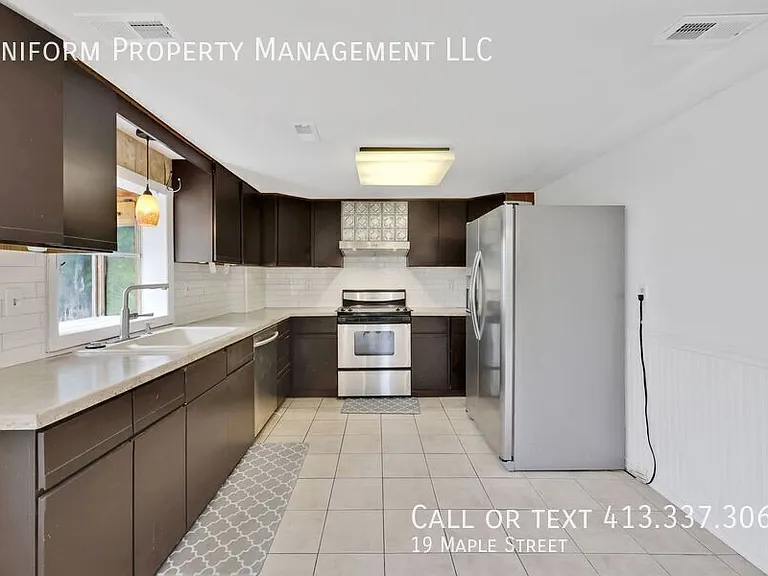 19 Maple St — Photo 21