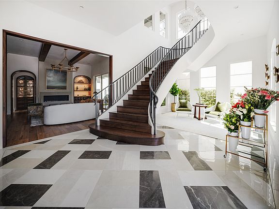5th image of 1824 Riviera Ln
