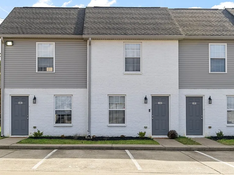 Highland Park Luxury Townhomes — Photo 15