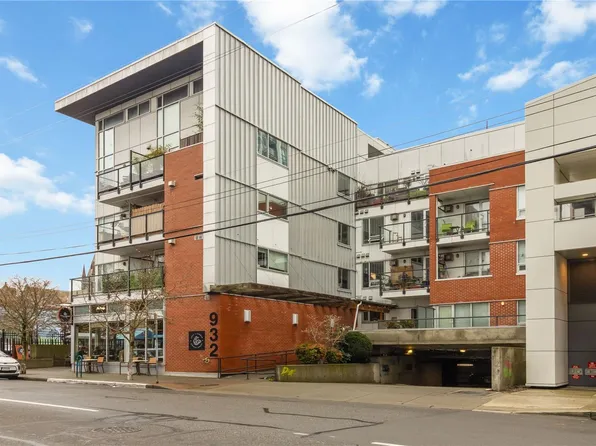 932 Johnson St #301, Victoria, BC V8V 3N4