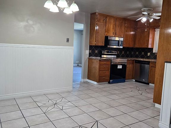 5th image of 255 E Encore Dr