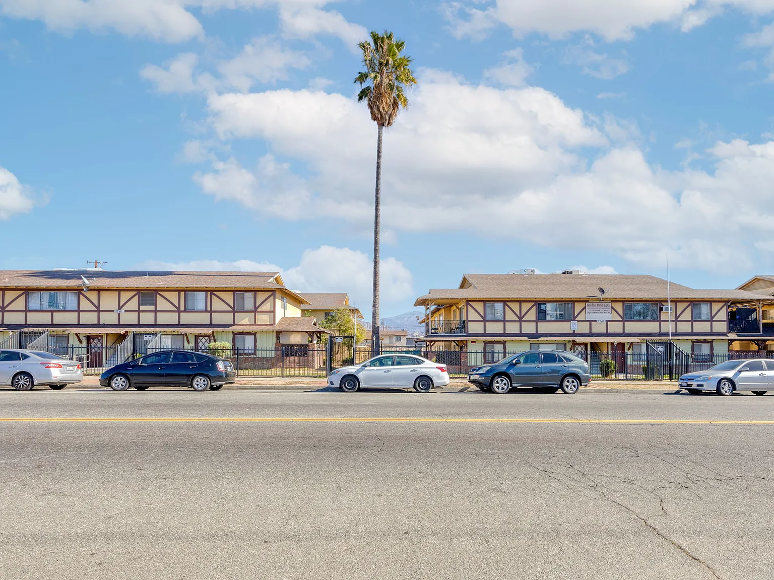 Golden Date Apartments — Photo 3
