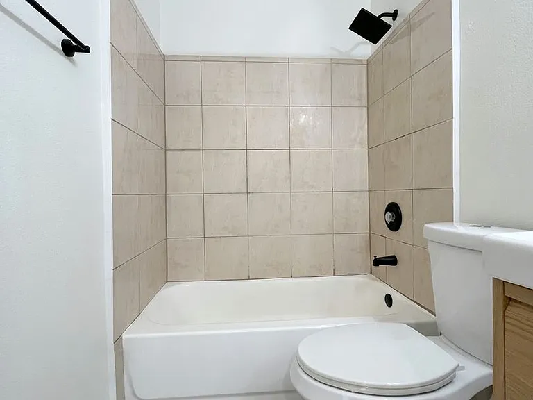 14423 Tiara St #1-10 — Photo 30