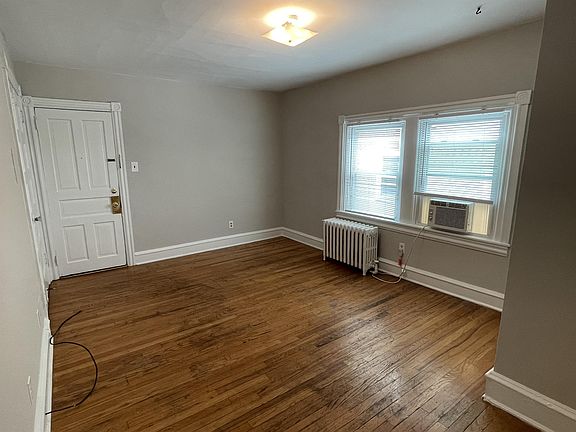3rd image of 1517 W 14th St #5
