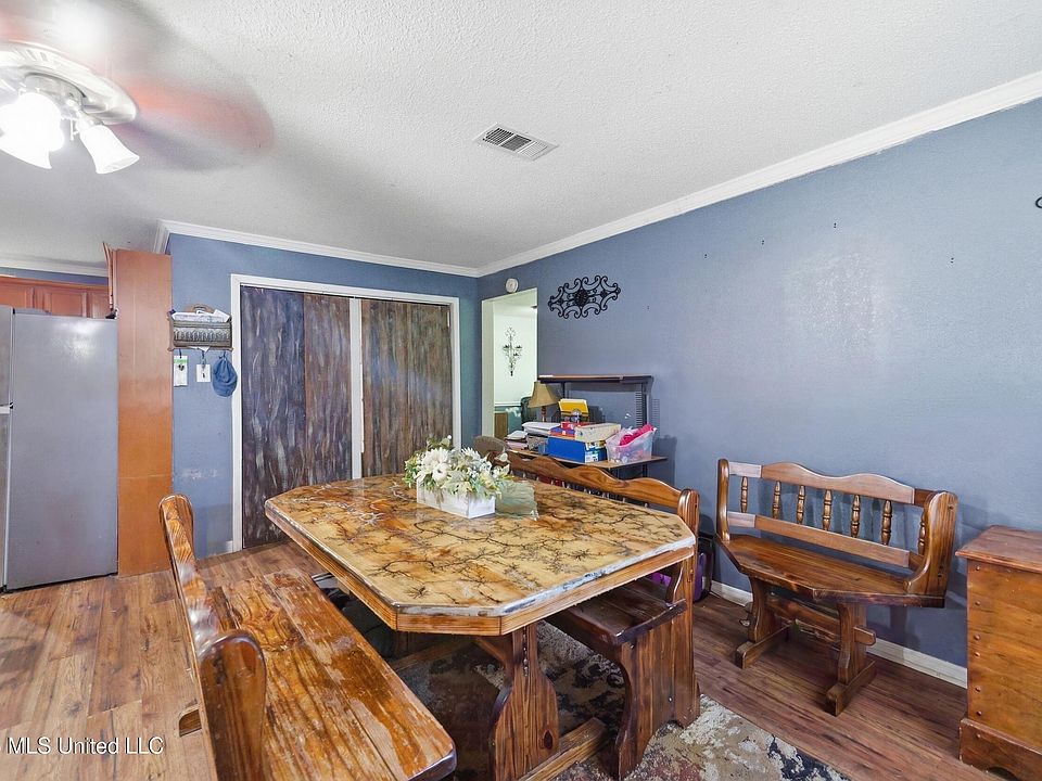 22nd image of 12231 Shorecrest Rd
