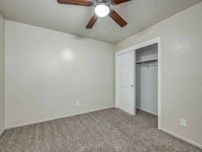 6053 N Mitre Ave — Photo 31