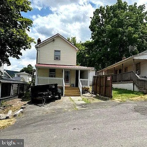 176 S High St photo 1