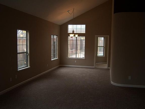 3rd image of 1580 Foxwood Dr