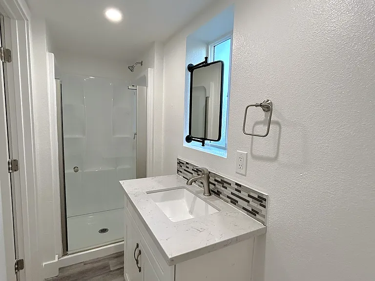 Jr 1 bed, 1 bath