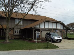 8242 Stonehenge Dr, Orland Park, IL 60462