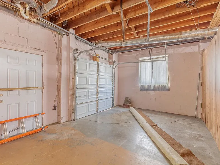 505 N Market St — Photo 17