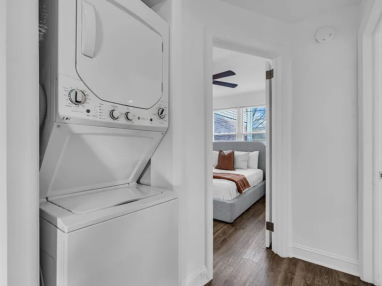 Maple Court Apartments — Photo 43