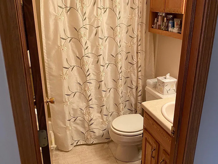 Upstairs, full bathroom