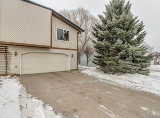 3851 Renee Dr, Bismarck, ND 58503