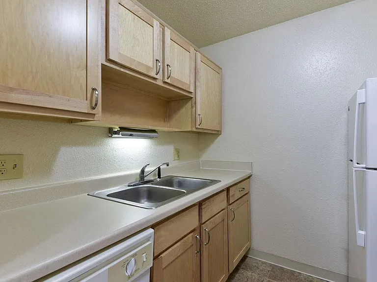 Old Monterey Apartments — Photo 27