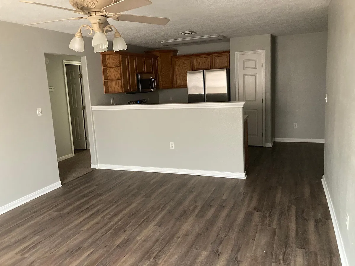 Photo 2 of 10 - 139 Sherwood Dr #A - Victoria, TX Building Photo - 139 Sherwood Dr #A