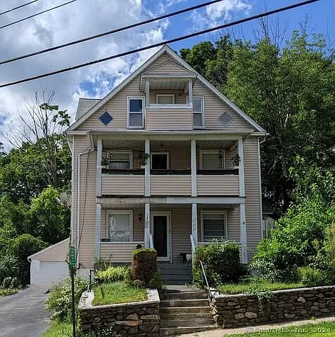 109 Goodwin St