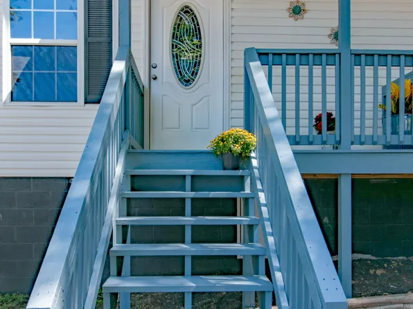 114 Lockhart St, Dickson, TN 37055
