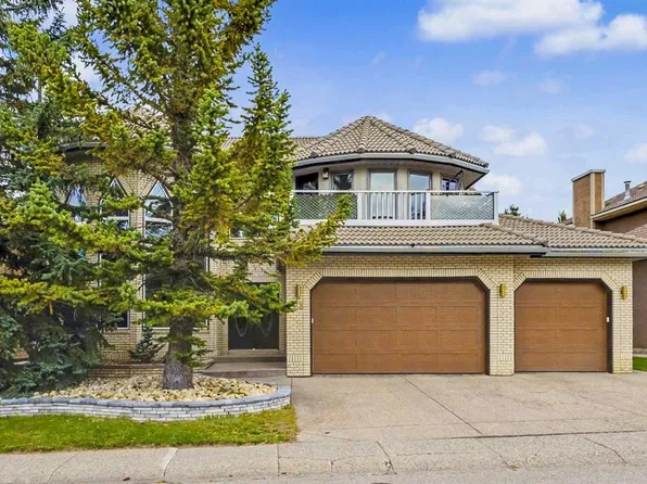 28 SE Edenstone Way NW, Calgary, AB T3A 3Z4