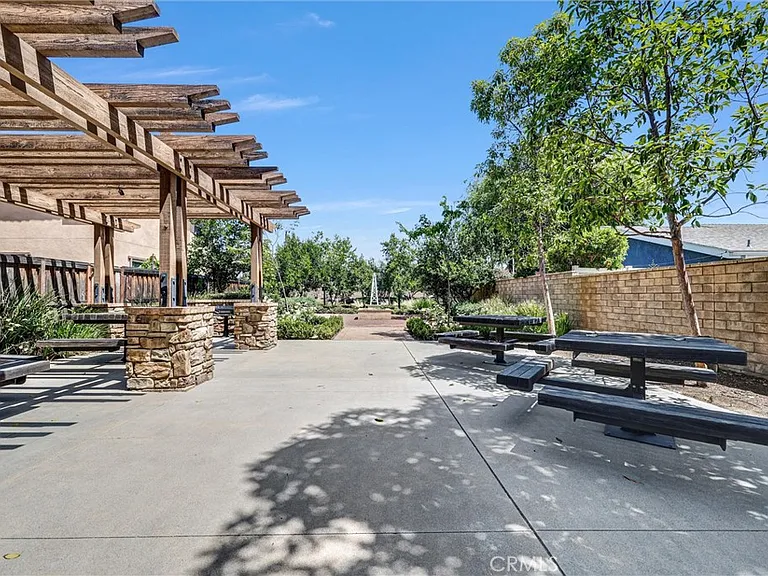 16772 Henry Way — Photo 32