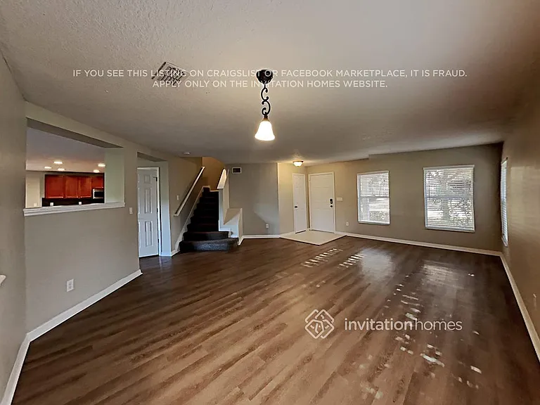 7444 Bridgeview Dr — Photo 4