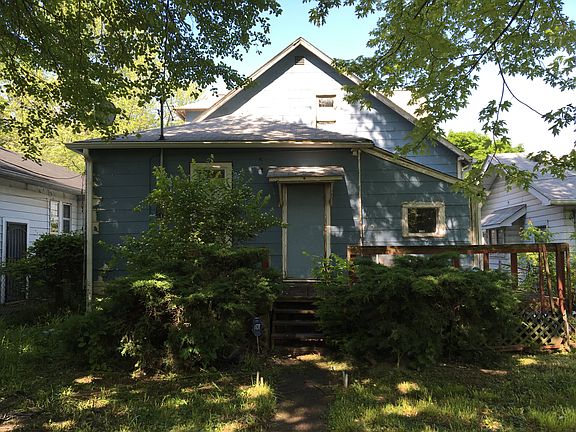 2nd image of 1313 N Oxford St