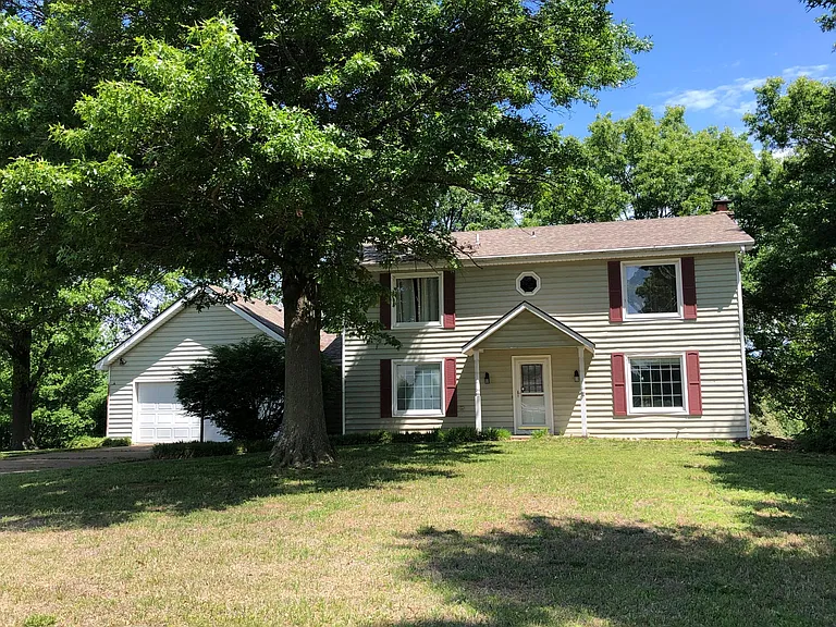 3224 Regency Dr — Photo 1