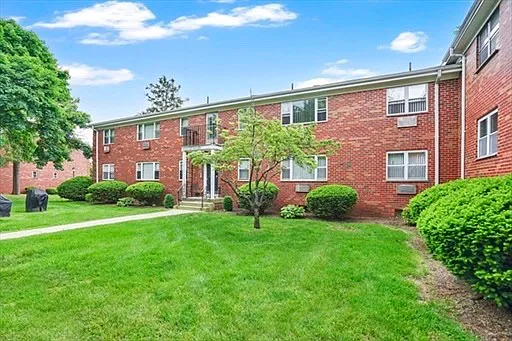272 Regency Park Dr — Photo 21