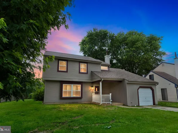 1238 N Farmview Dr, Dover, DE 19904