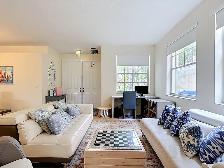 1154 Oakwater Dr — Photo 24
