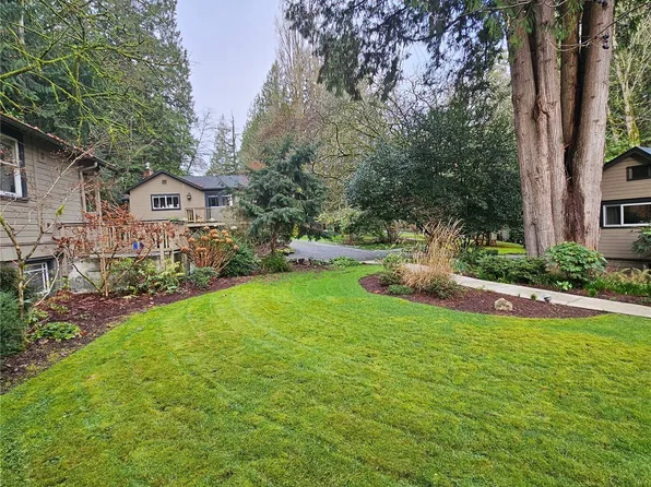9380 Ferncliff Avenue NE, Bainbridge Island, WA 98110