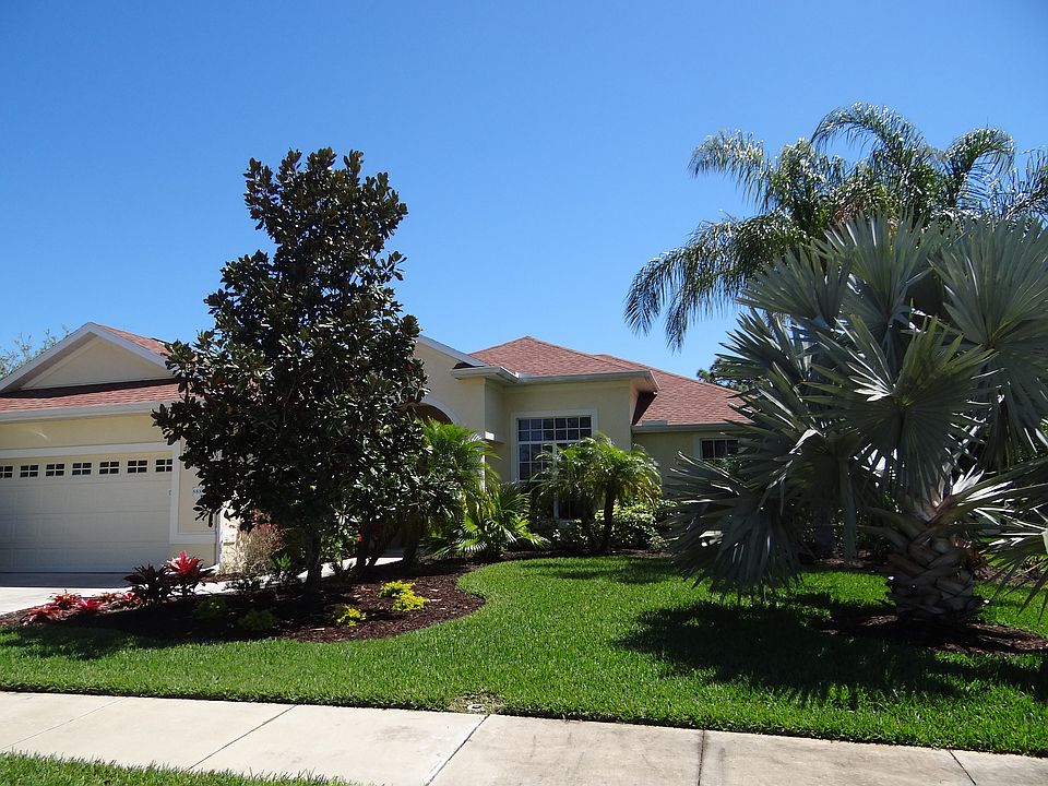1st image of 888 Clear Lake Dr