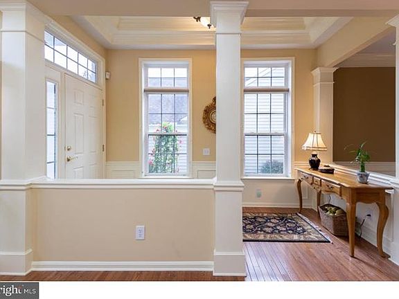 2nd image of 418 Larkspur Dr