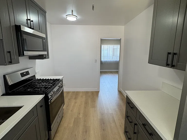 1165 N Normandie Ave — Photo 9