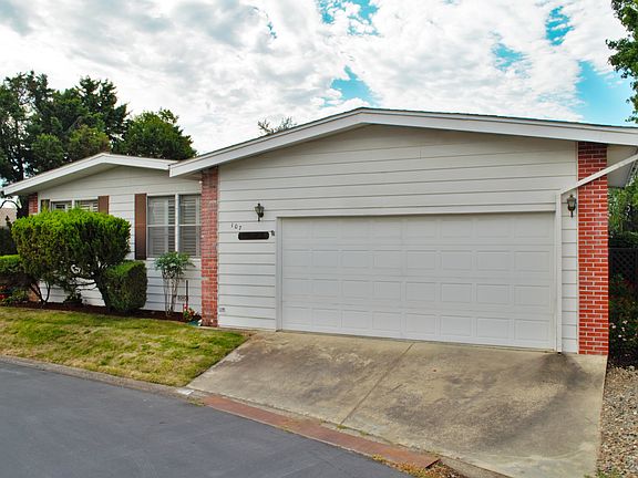 5th image of 107 Richards Dr